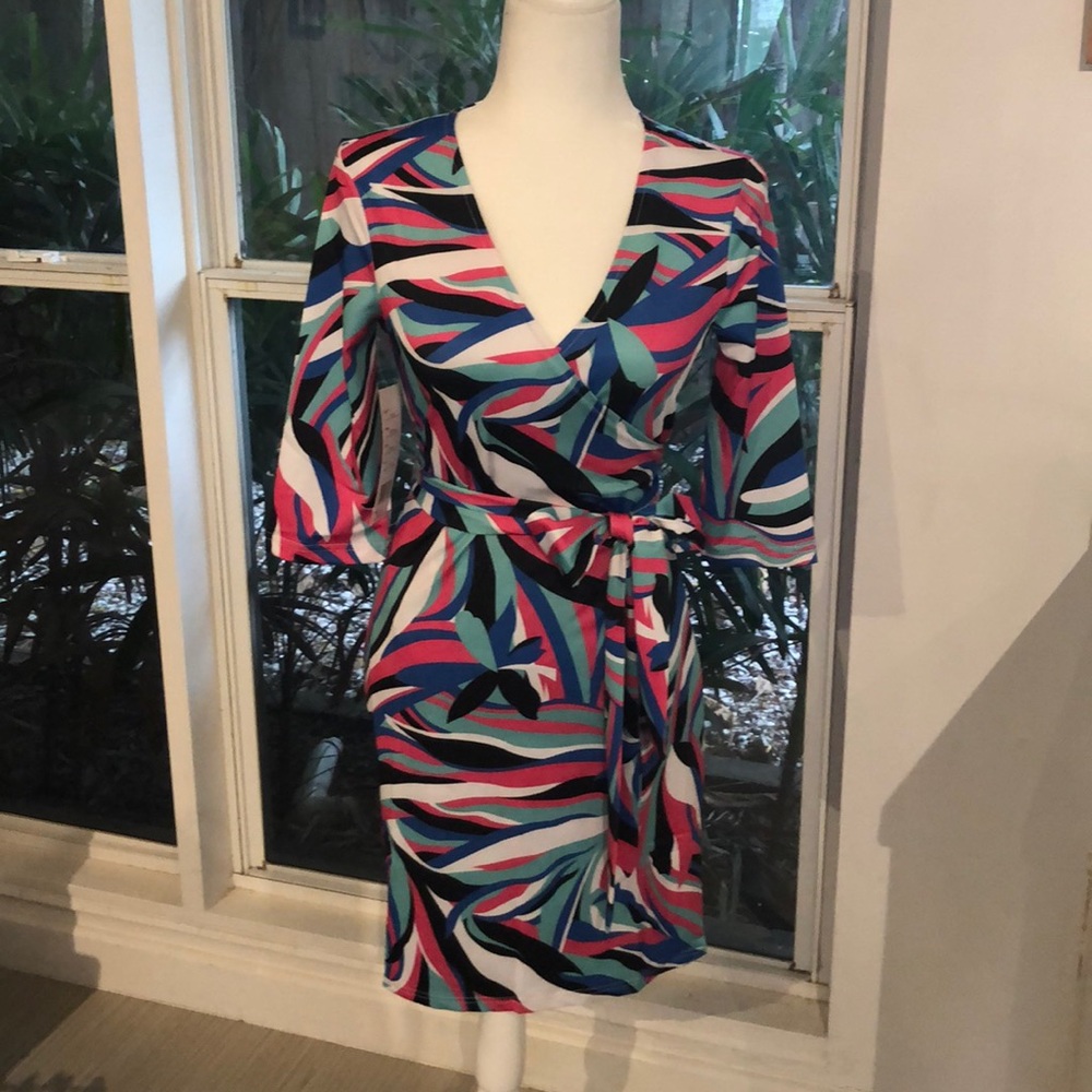 Tracy Negoshian Resort multicolor wrap dress. XXS